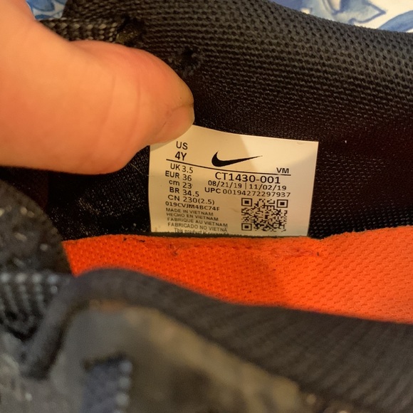 Gently Used Nike Anew Sneakers - Size 4Y - Picture 8 of 9